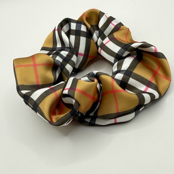 Luxury Black brown tan plaid hair scrunchie hair tie ponytail holder New - Picture 3 of 6
